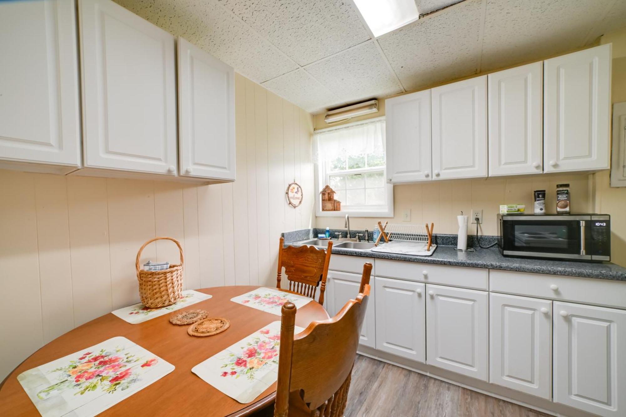 Serene Mcewen Cottage About 2 Mi To Golf Course! Exterior photo